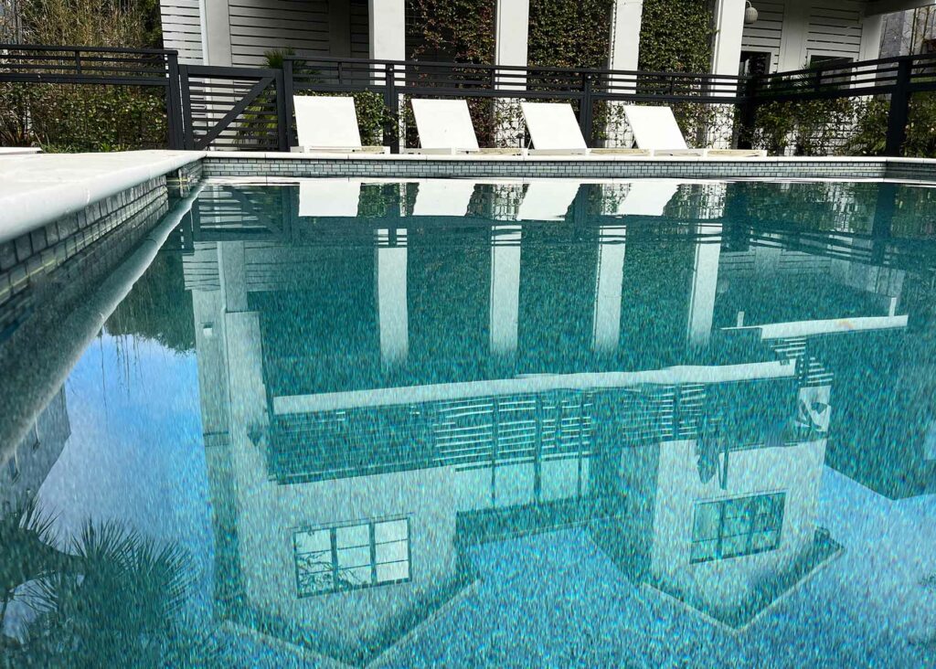 carolina-pool-portfolio-contemporary-pool-close-up