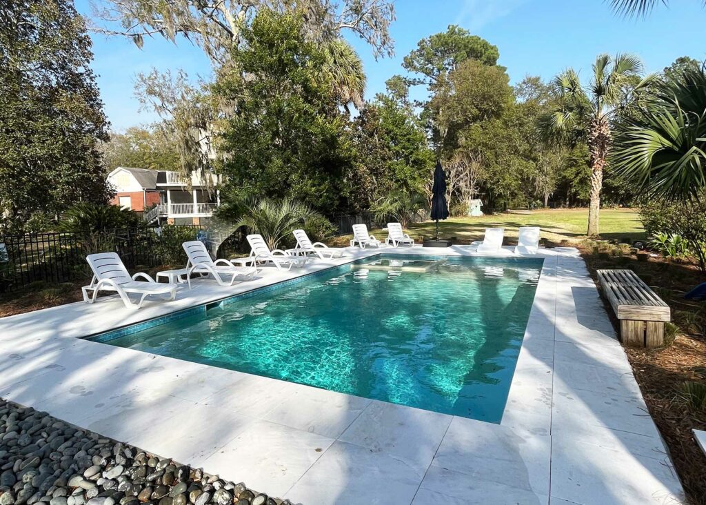 carolina-pool-portfolio-modern-pool-chairs-backyard