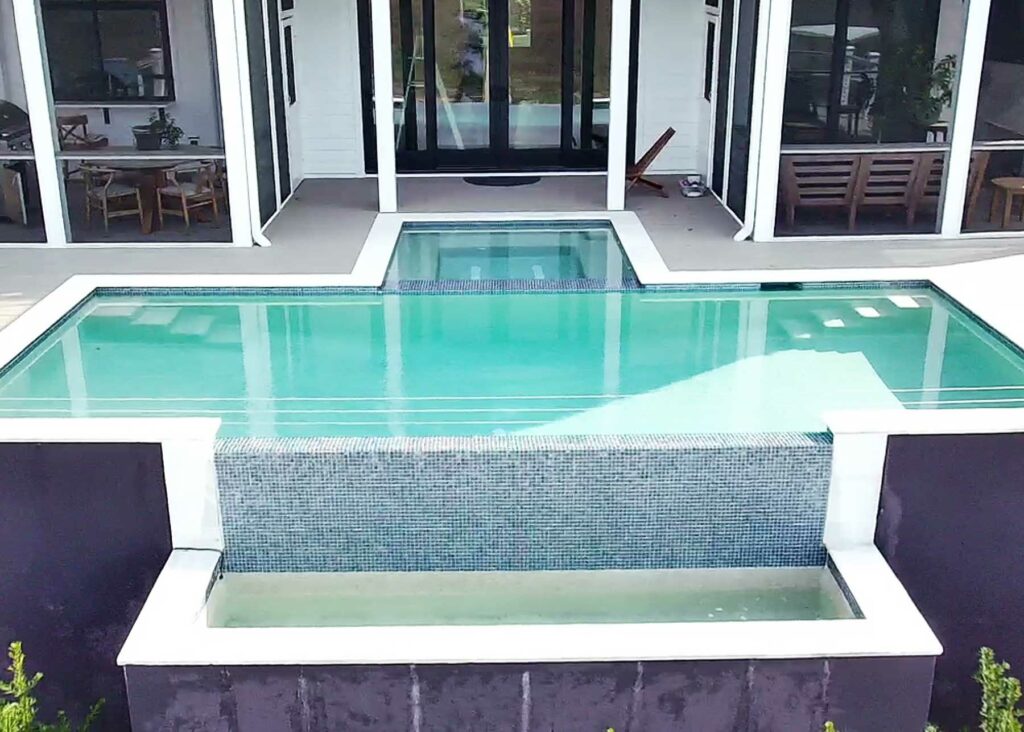 carolina-pool-portfolio-modern-pool-spa-tight-shot